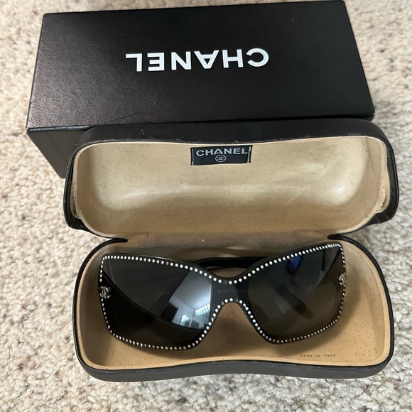 Vintage Womens Chanel Sunglasses - Picture 3 of 13